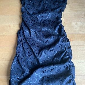 Pretty strapless cocktail dresss. Size small